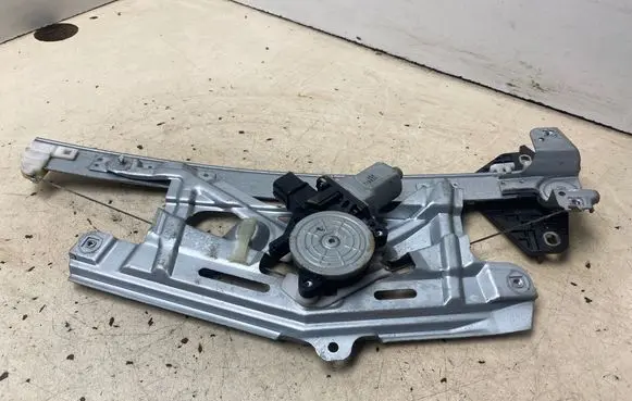 Honda Civic Front door manual window regulator 710032