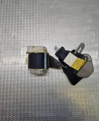 Toyota Yaris Middle seatbelt (rear) 7E6070 310267 0435032