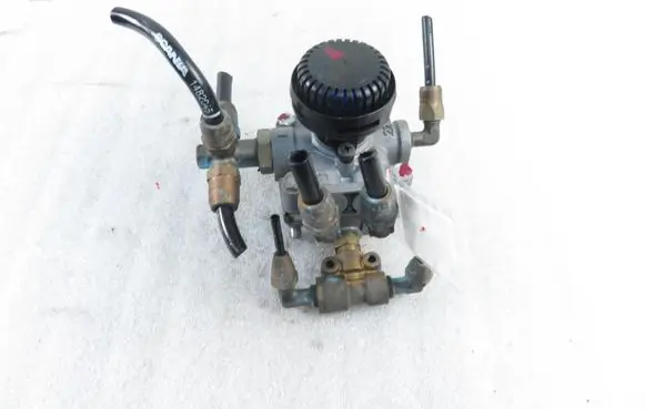 Scion tC AT10 Rear shock absorber actuator solenoid 1425183 9730110500