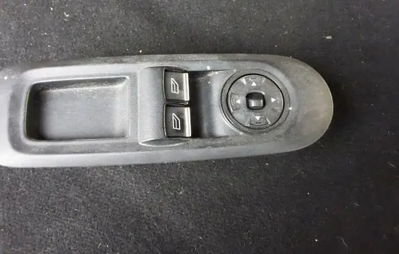 Ford Mondeo MK IV Electric window control switch 7M5T14529BA