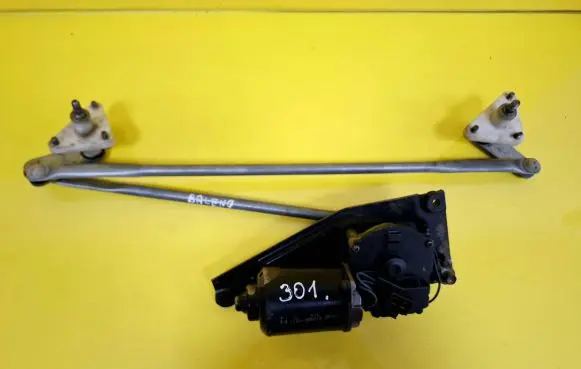 Suzuki Baleno EG Front wiper linkage and motor 159200-0666