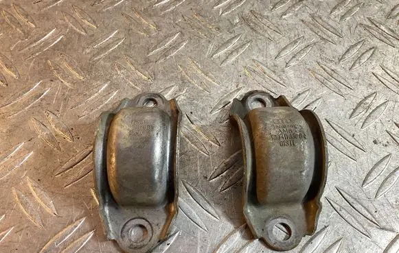 Porsche Macan (95B) Sway bar bush bracket, front 4D0411336G