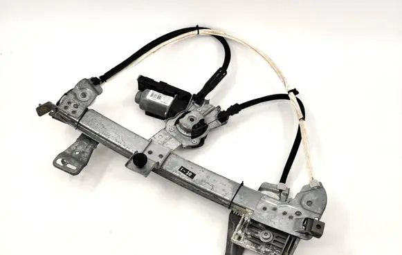 Peugeot 207 CC Front door electric window regulator 9670087380