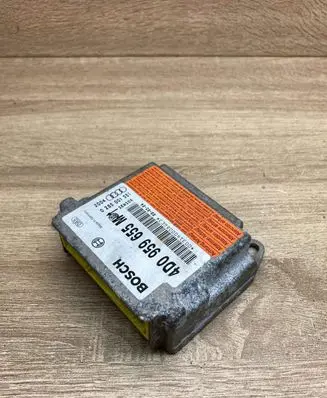 Audi A8 S8 D2 4D Airbag control unit/module 4D0959655M 0285001351