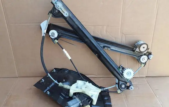 Maserati Levante Front door window regulator with motor 670032860