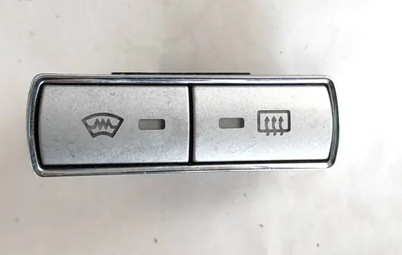 Ford Mondeo MK IV Windscreen/window heater switch 6M2T18K574AC 15012008