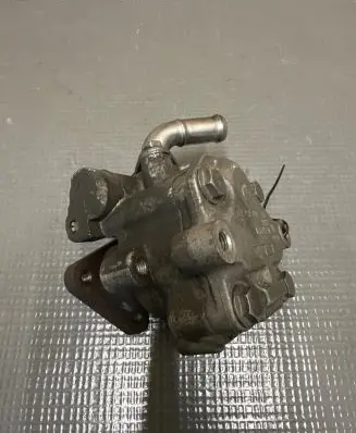 Audi Q7 4L Power steering pump 7L8422154