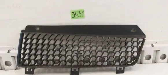 Renault Master II Front bumper upper radiator grill 8200233750