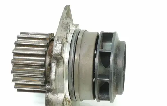 Skoda Octavia Mk2 (1Z) Water pump 03L121031B 151530246 03L011P