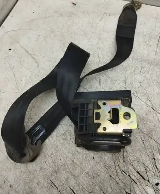 Volkswagen PASSAT B5.5 Front seatbelt 561080101 06RS000 05321