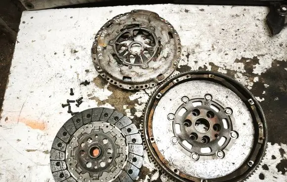 Audi A3 S3 8P Clutch set kit 323064110