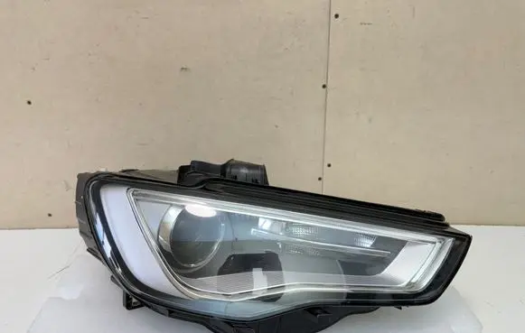 Audi A3 S3 8V Headlight/headlamp 8V0941006 01074022AF 1EL01074022