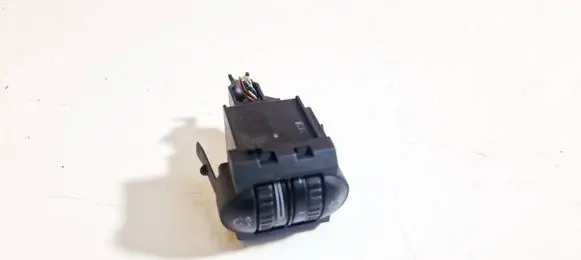 Volkswagen Jetta V Headlight level height control switch 8l0971883
