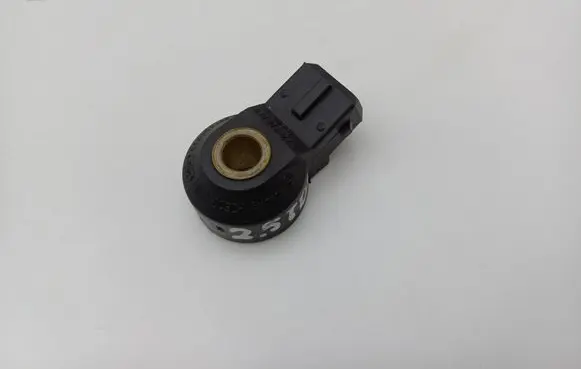 Audi A4 S4 B6 8E 8H Detonation knock sensor 030905377A 0261231045