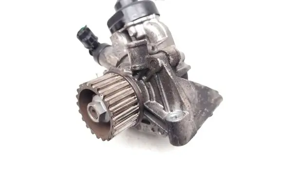 Dacia Logan VAN Fuel injection high pressure pump 167001056R 0445010530