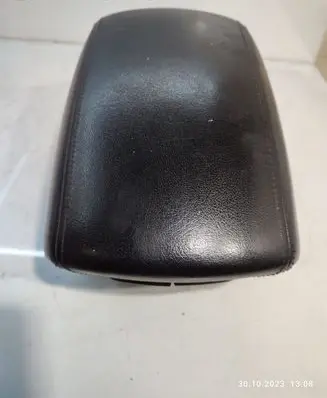 KIA Carens II Armrest