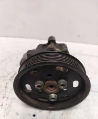Volkswagen Golf IV Power steering pump 038145255A