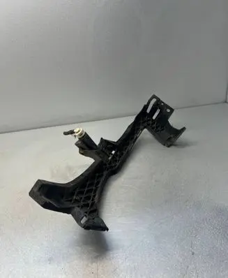 Subaru Outback Headlight/headlamp mounting bracket 57707aj220