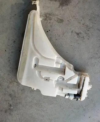 BMW 4 F32 F33 Windshield washer fluid reservoir/tank 7241671