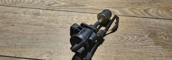 Mercedes-Benz A W168 Turbo solenoid valve 4715396