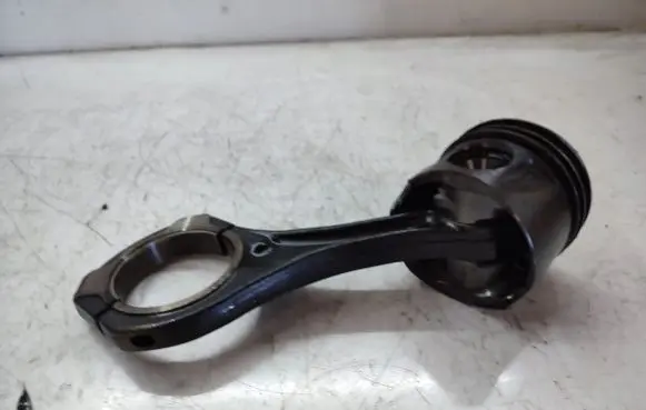 Mercedes-Benz S W221 Piston with connecting rod