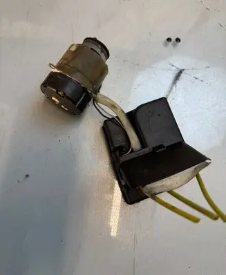 Mercedes-Benz A W168 Central locking vacuum pump 00782602 01108420766