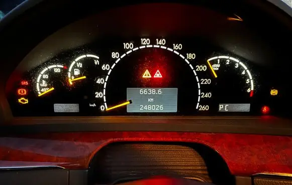 Mercedes-Benz S W220 Speedometer (instrument cluster) A2205401347 A2205400347 A2205405747