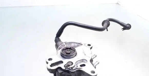 Volkswagen Golf V Vacuum pump 03G145209 3c0612041H