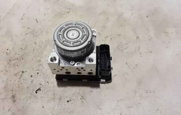 Volvo XC90 ABS Pump 31676751