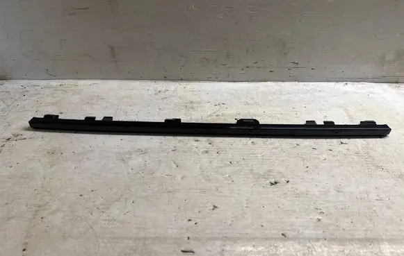 Volvo XC90 Front bumper splitter molding 31383799