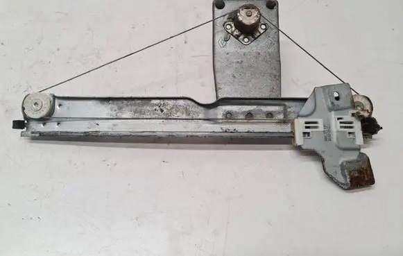 Dacia Duster Sliding door manual window regulator 8200733870