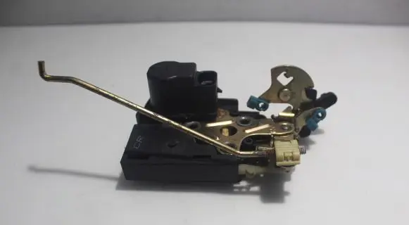 Chevrolet Kalos Rear door lock