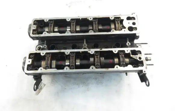 Peugeot 407 Engine head