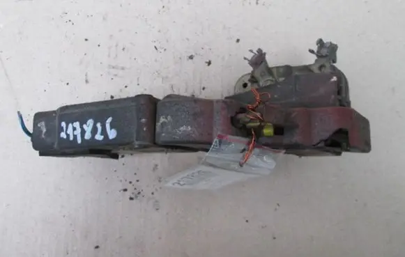 Mitsubishi Carisma Front door lock