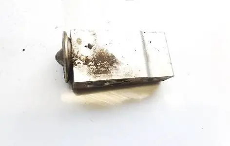 Volkswagen Golf Plus Air conditioning (A/C) expansion valve 