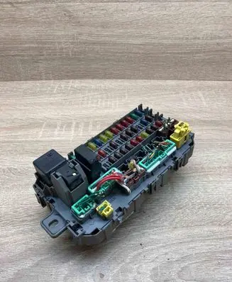 Honda CR-V Fuse module 38600S04G1 RK0298