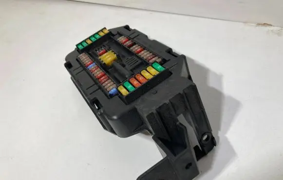 BMW X5 F15 Fuse module 6819653 19326000004 27052016