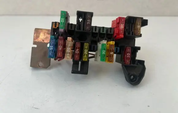 Mercedes-Benz Vito Viano W639 Fuse module 2035400250 08200505 0400579502