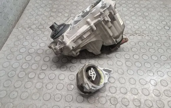 BMW X3 G01 Gearbox transfer box case 9469019