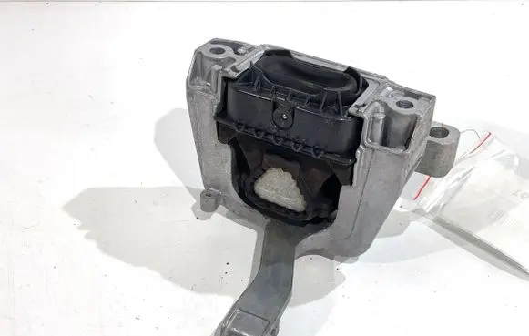 Audi Q3 F3 Engine mount vacuum valve 5WA199262D