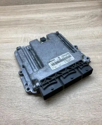 Renault Clio IV Engine control unit/module ECU 237102747R 0281019148