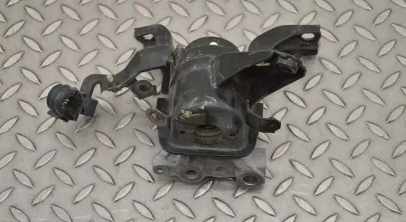 Toyota Prius (XW30) Engine mount bracket