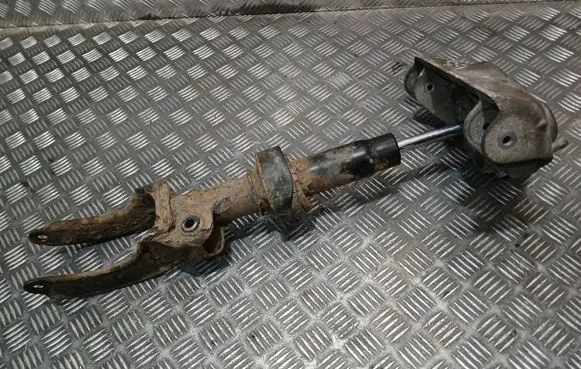 Volkswagen Touareg I Front shock absorber/damper