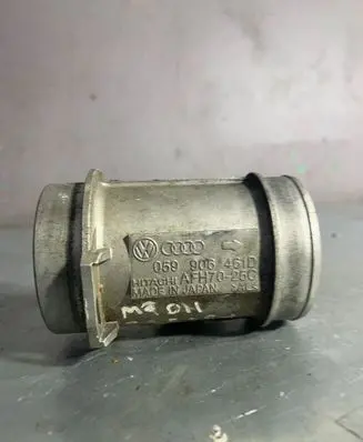 Audi A6 S6 C5 4B Mass air flow meter 059906461D AFH7025C