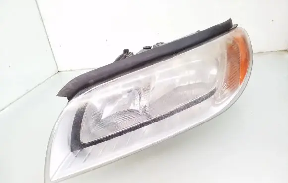 Volvo V70 Headlight/headlamp 31214353