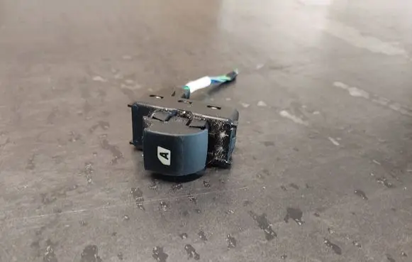 Citroen Berlingo Electric window control switch 9666955077