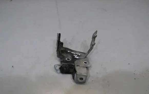 Renault Megane III Fender mounting bracket 6256002E