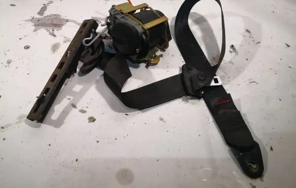 Citroen C4 I Front seatbelt 5020472
