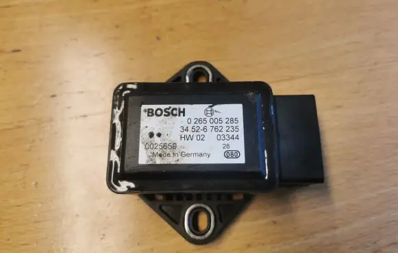 BMW X5 E53 ESP acceleration yaw rate sensor 6762235 32436762235 0265005285
