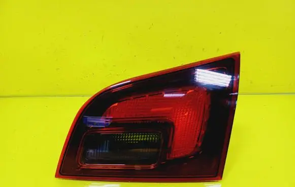 Opel Astra J Tailgate rear/tail lights